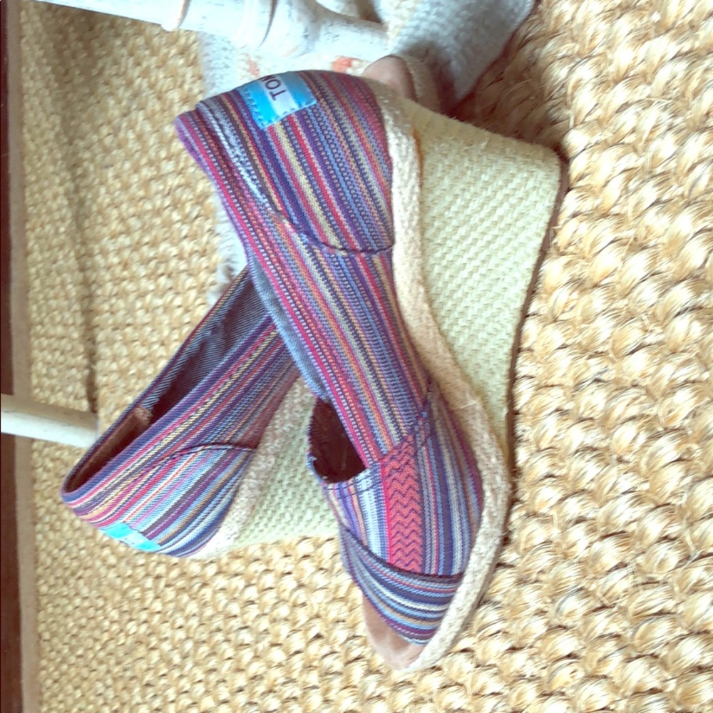 Toms multicolor striped peep toe wedge